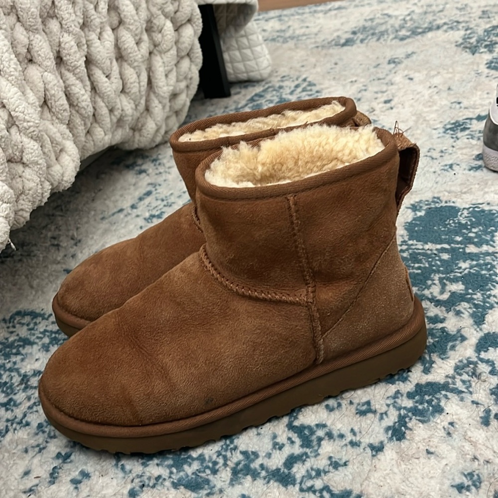Gently Used Ugg Minis